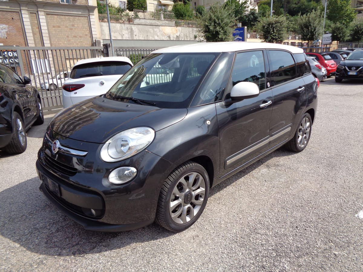 1600 MJT LIVING LOUNGE 105 CV 7 POSTI