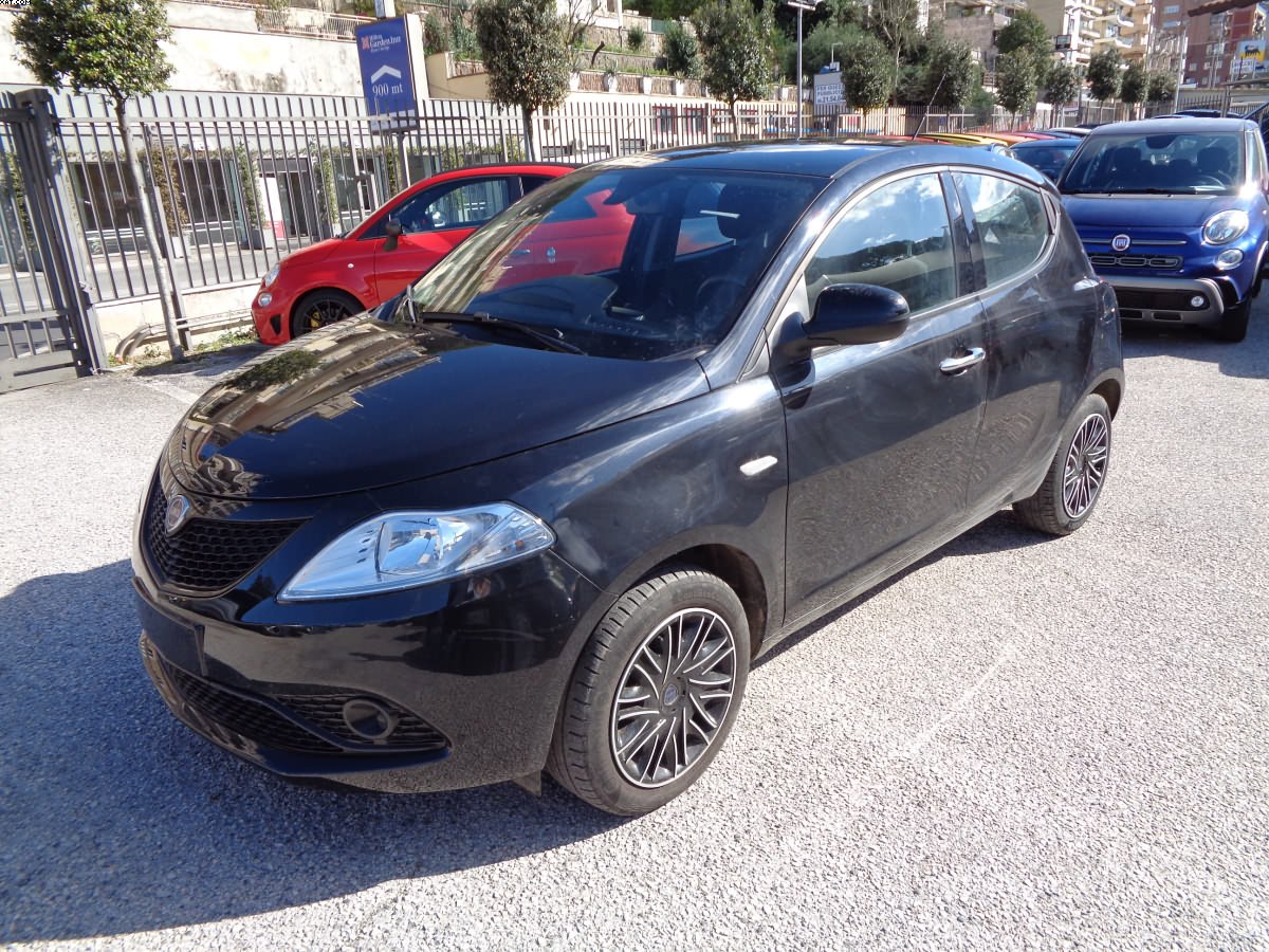 LANCIA YPSILON 1200 GOLD 69 CV ITALIA
