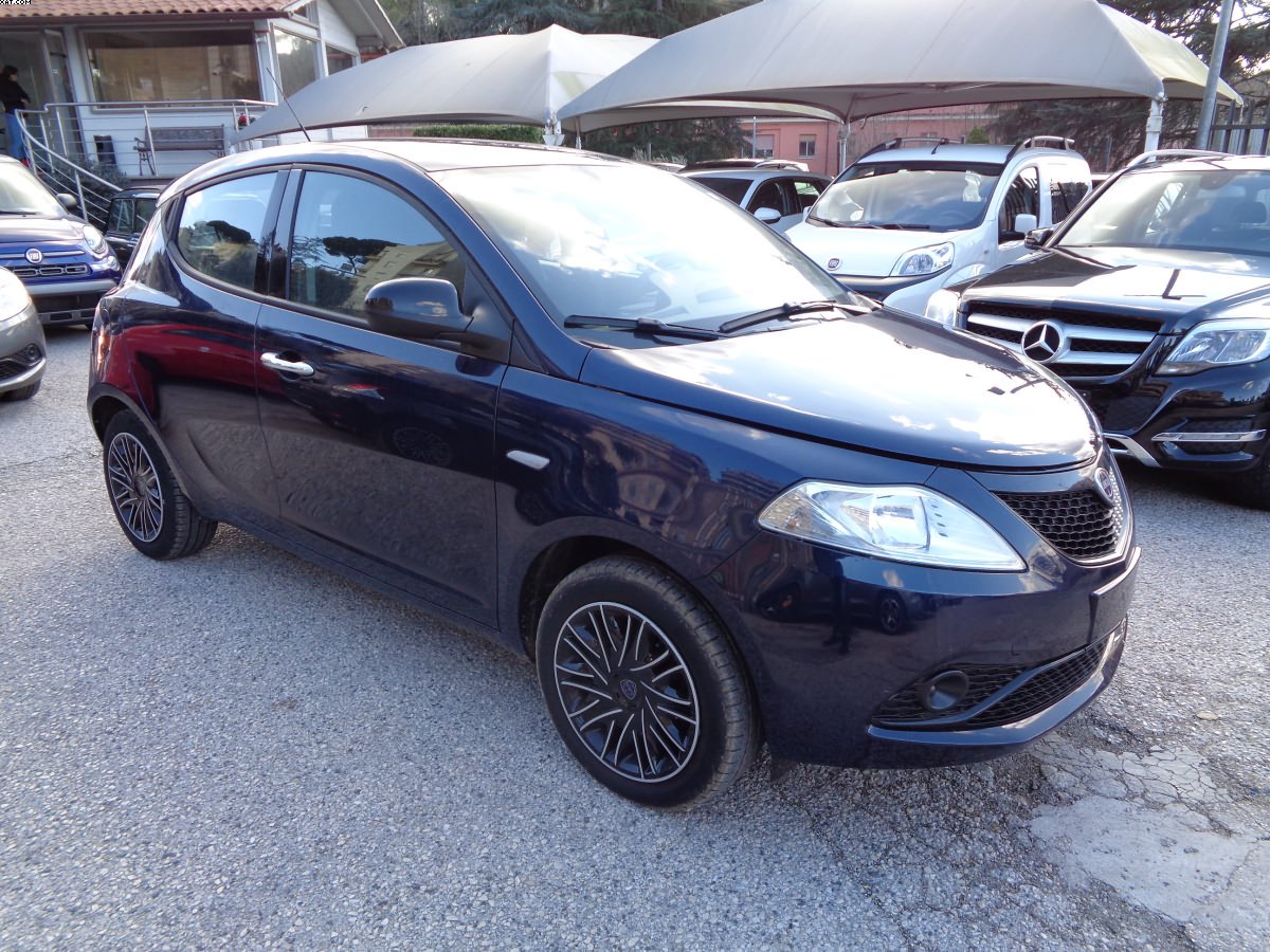 LANCIA YPSILON 1200 GOLD 69 CV ITALIA