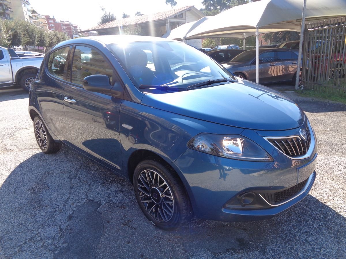 1000 HYBRID PLATINO 70 CV KM 0 ITALIA