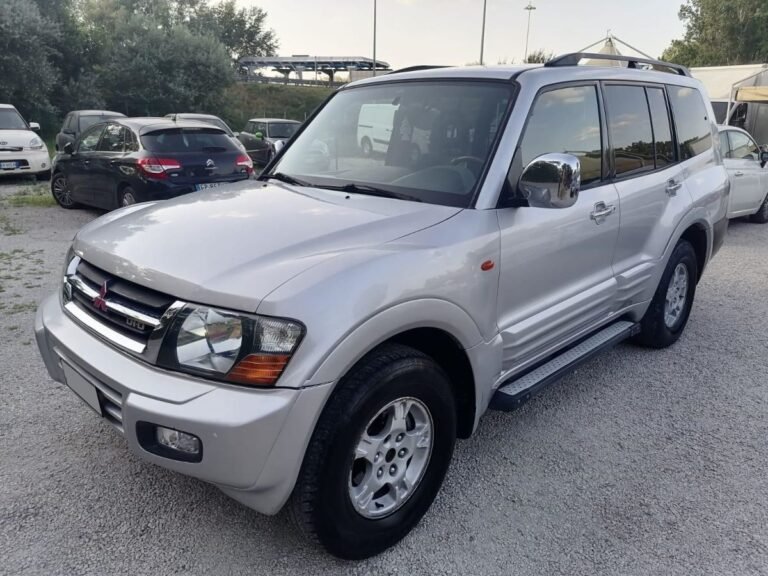 MITSUBISHI PAJERO
