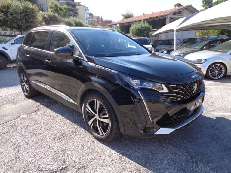 PEUGEOT 5008