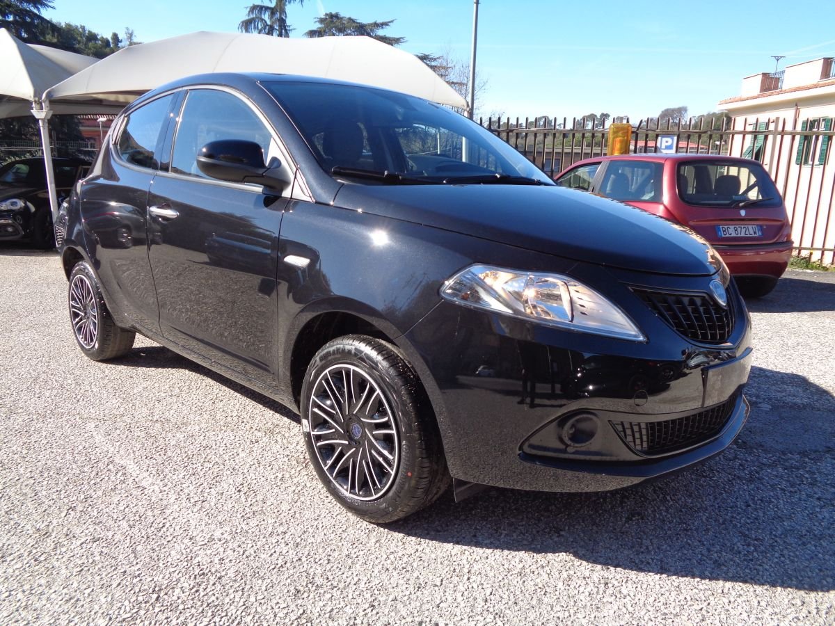 1000 HYBRID ORO 70 CV KM 0 ITALIA